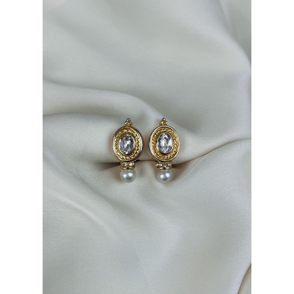 CHRISTIAN DIOR Vintage Clip On Earrings